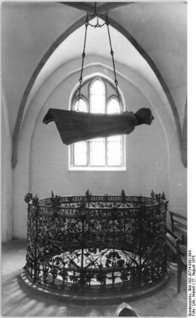 "Der Schwebende Engel" (source: Wikimedia)